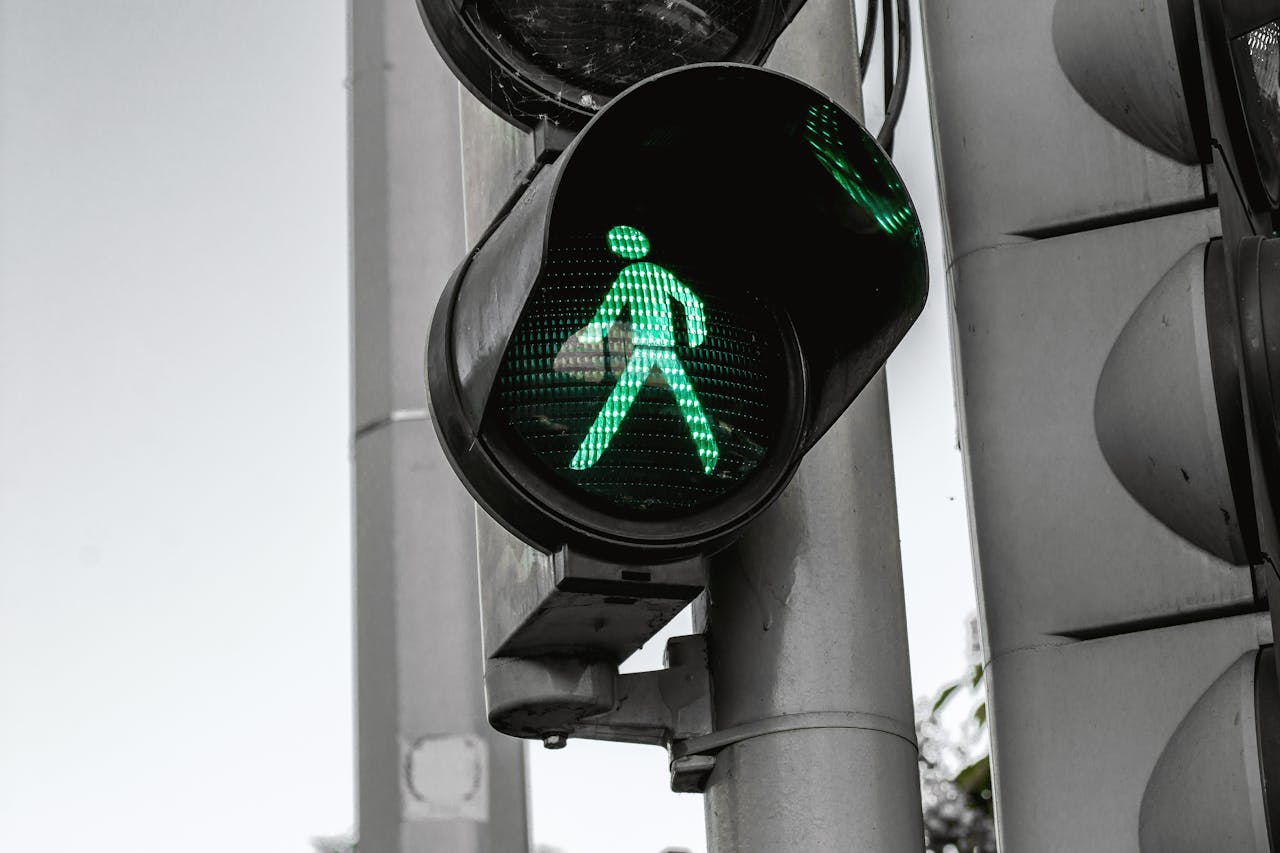 Traffic signal for pedestrian to walk